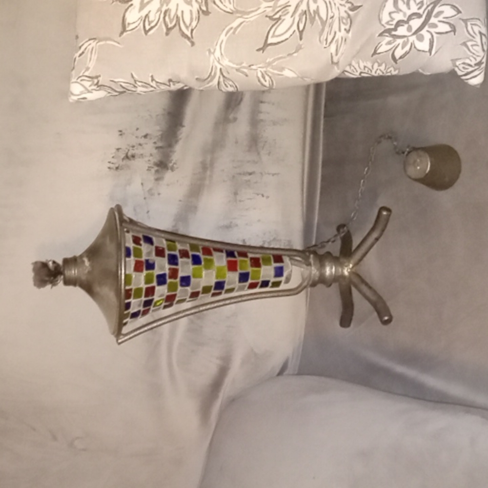 Oil lantern decor